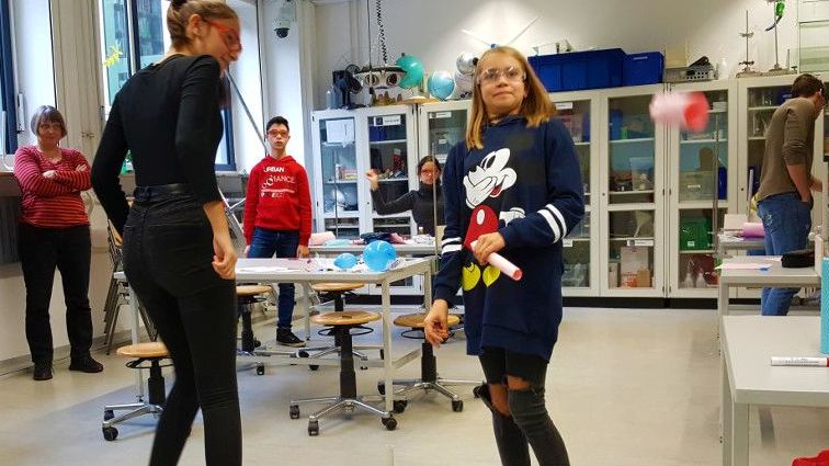 Raketen bauen im Schülerlabor 2019 - Trude-Herr-Gesamtschule Köln-Mülheim - THG