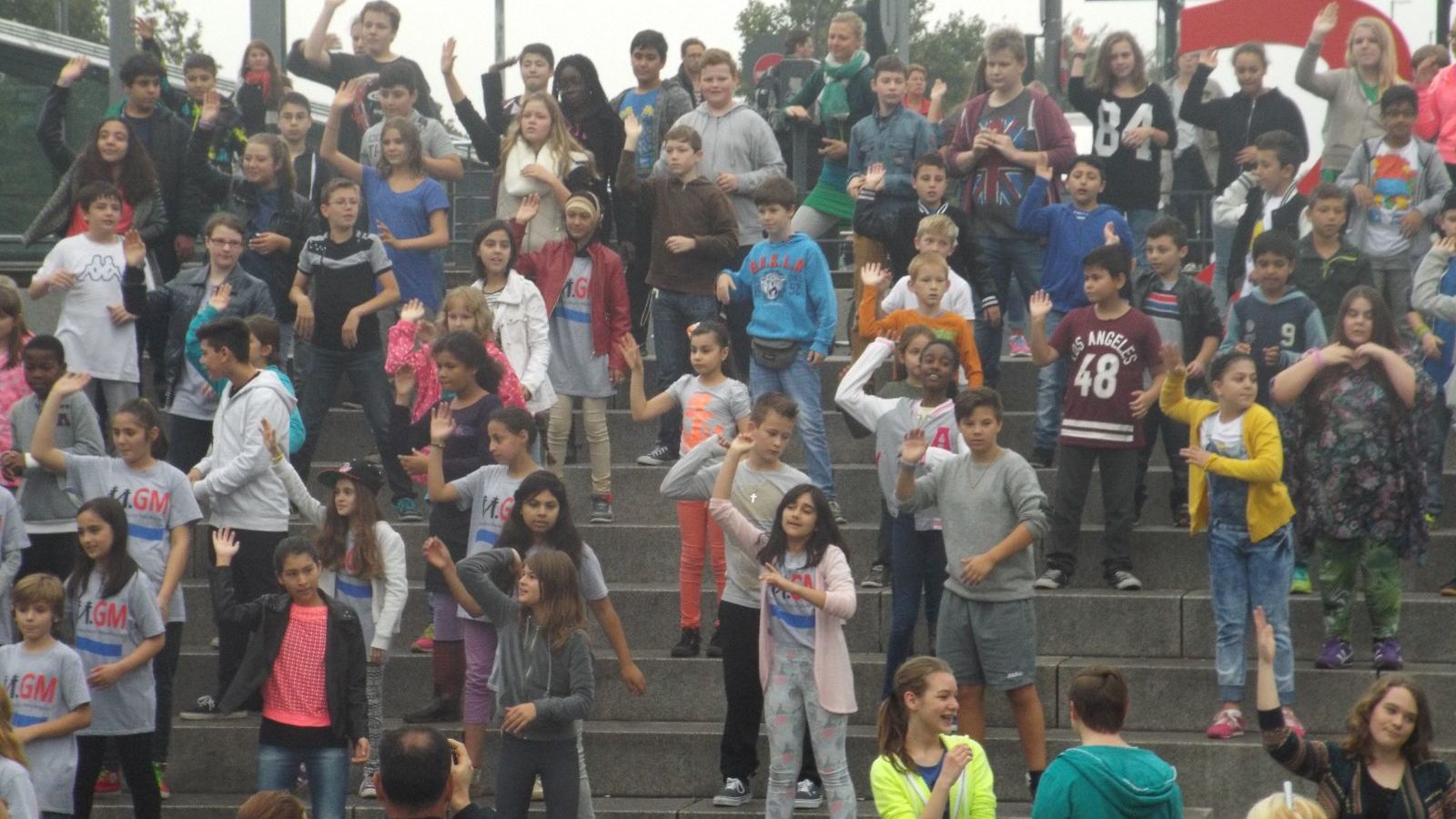 Flashmob Wiener Platz - Trude-Herr-Gesamtschule Köln-Mülheim - THG