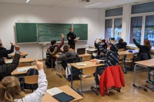 Bildung während Corona: Kölner Schülerinnen & Schüler lernen dieses Schuljahr an Gesamtschule auch von zu Hause.
