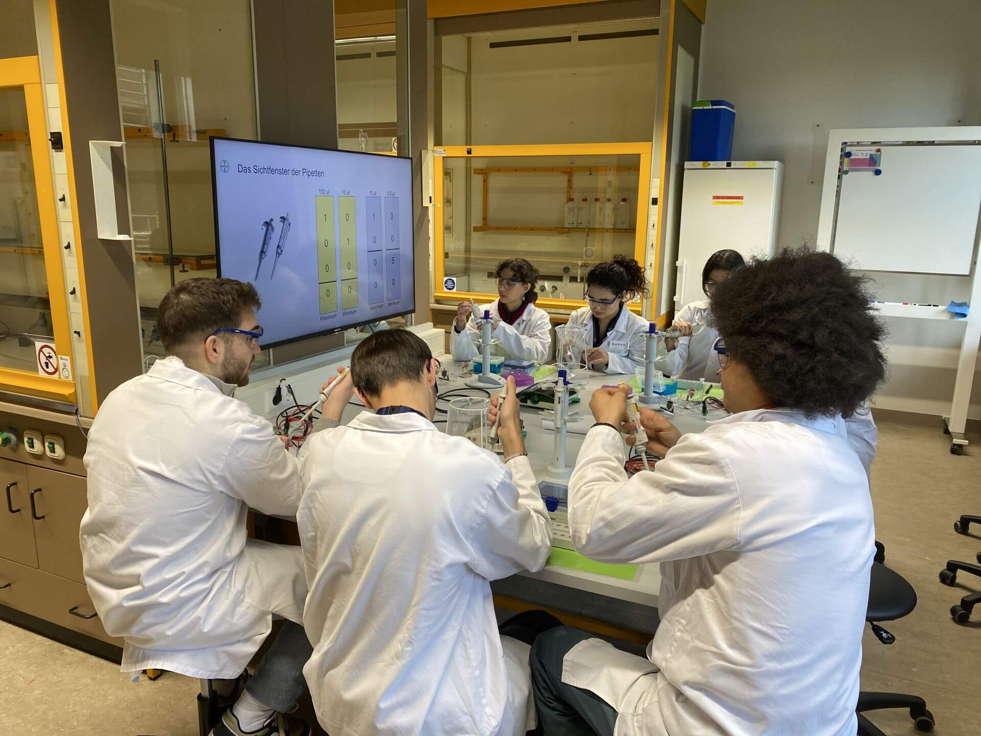 Besuch im Baylab Monheim - Trude-Herr-Gesamtschule